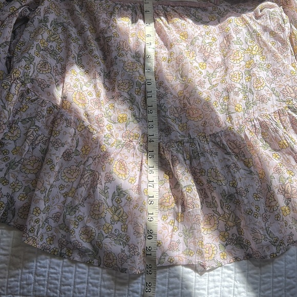 American Eagle flowy top.    Pale purple. Size S     Would easily fit Medium - Picture 9 of 14